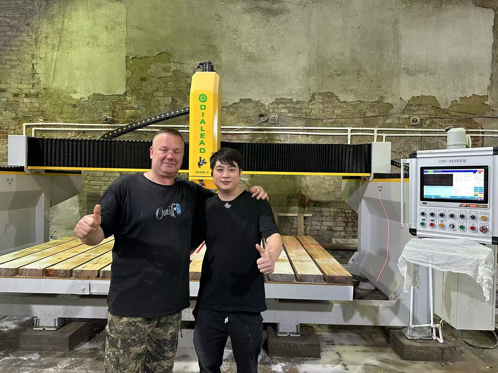 mais recente caso da empresa sobre Máquina CNC de 4 eixos em Moscou