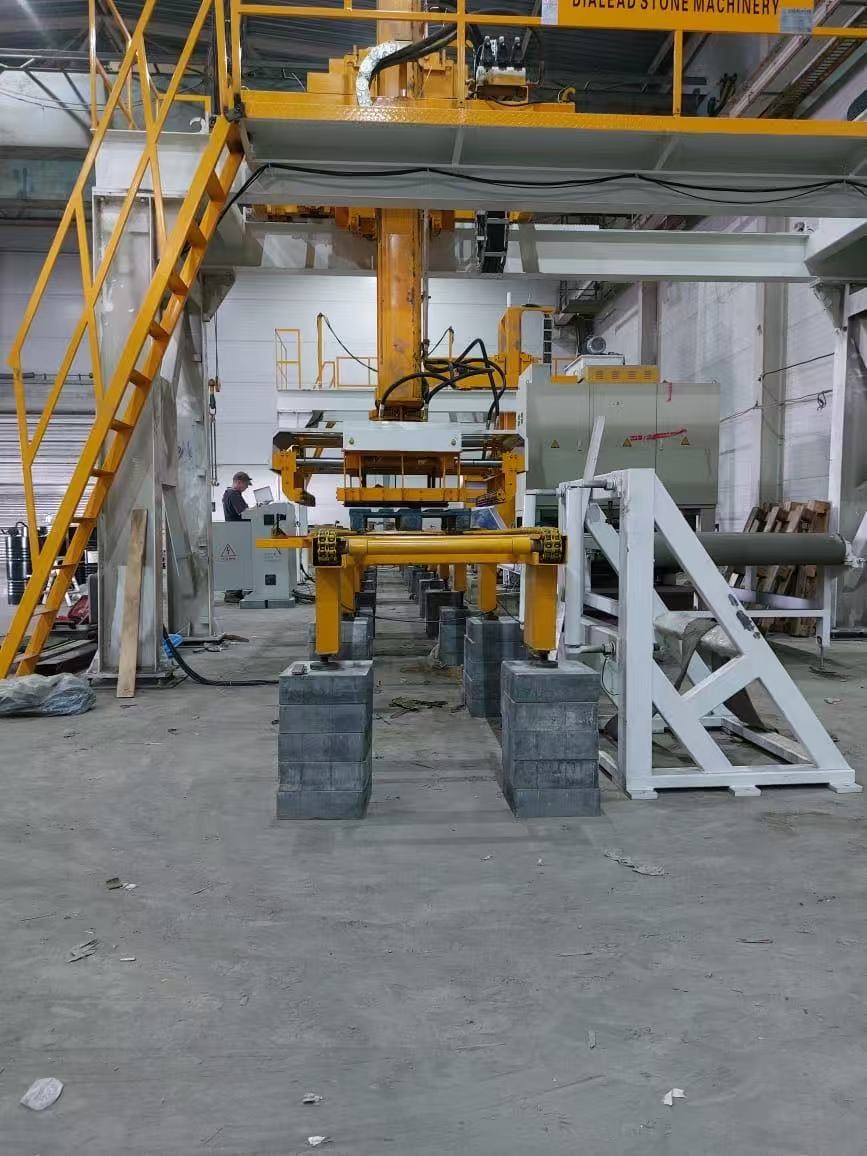 mais recente caso da empresa sobre Linha automática de polir com robô em Lipetsk